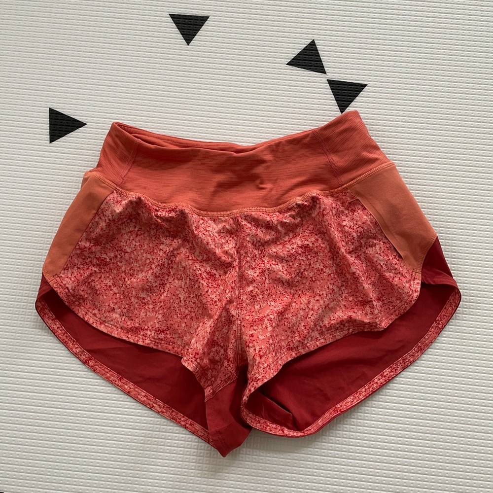 Outdoor Voices 2.5” Hudson shorts